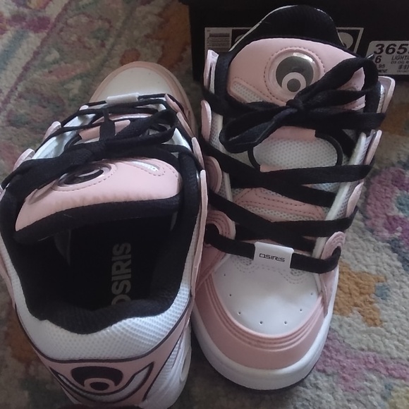 Pink and black Osiris sneakers - Picture 4 of 5